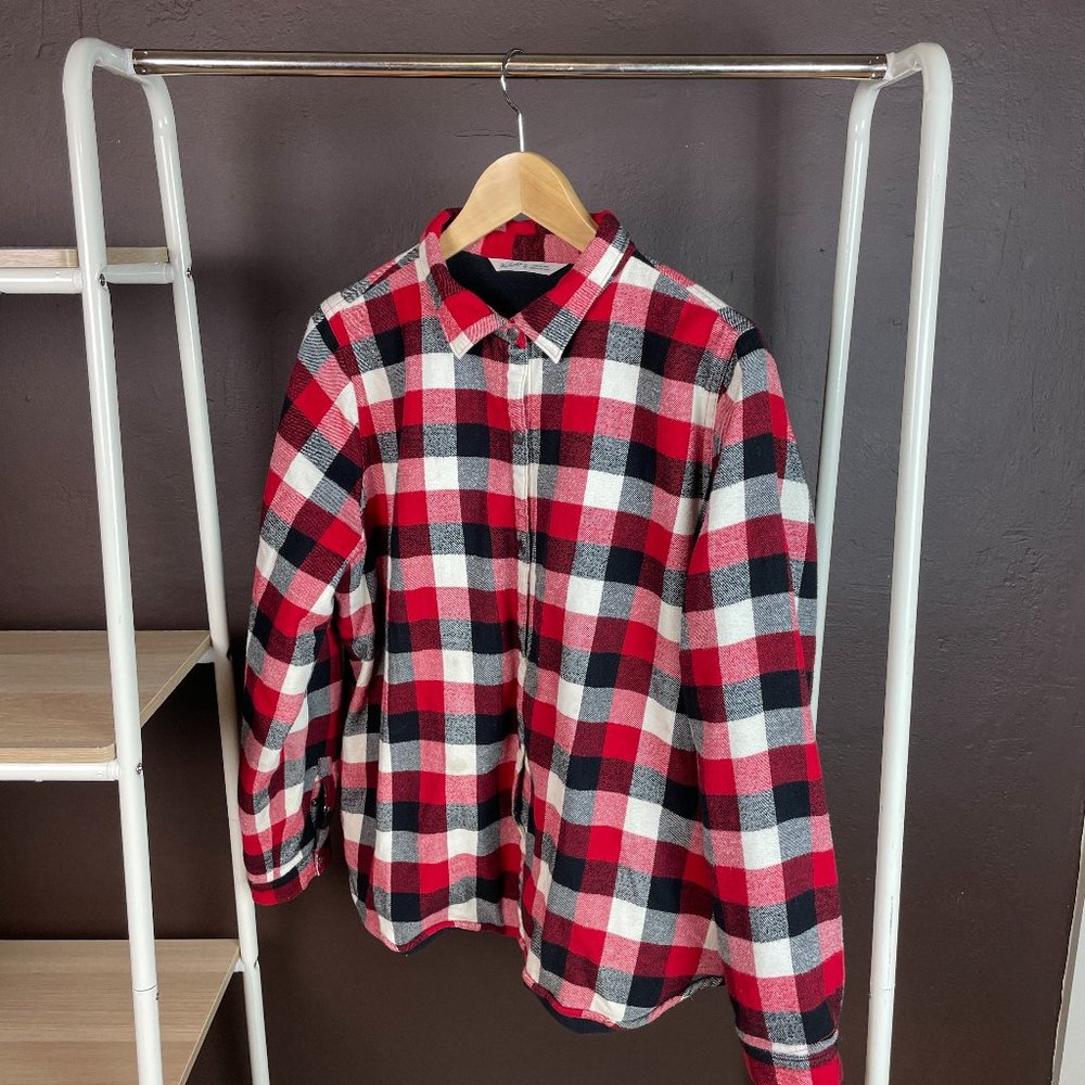 Woolrich fleece-lined women's camp shirt.  Snaps and two side pockets. XL